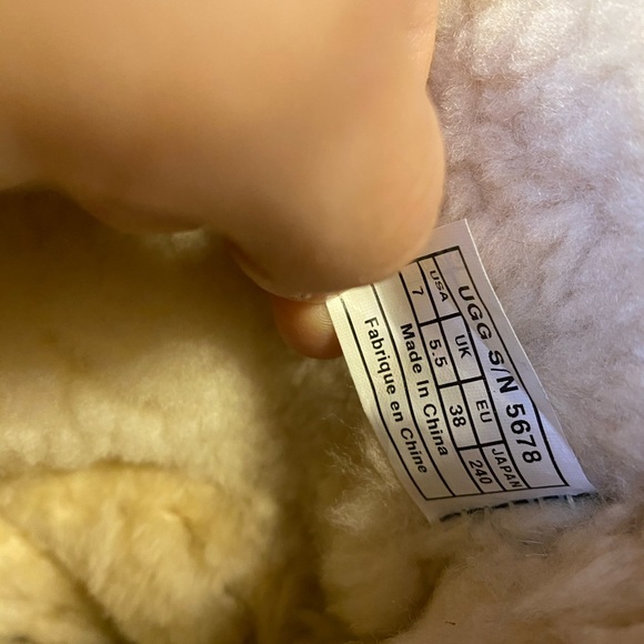 Leather ugg boots size 7 preowned - Picture 5 of 14